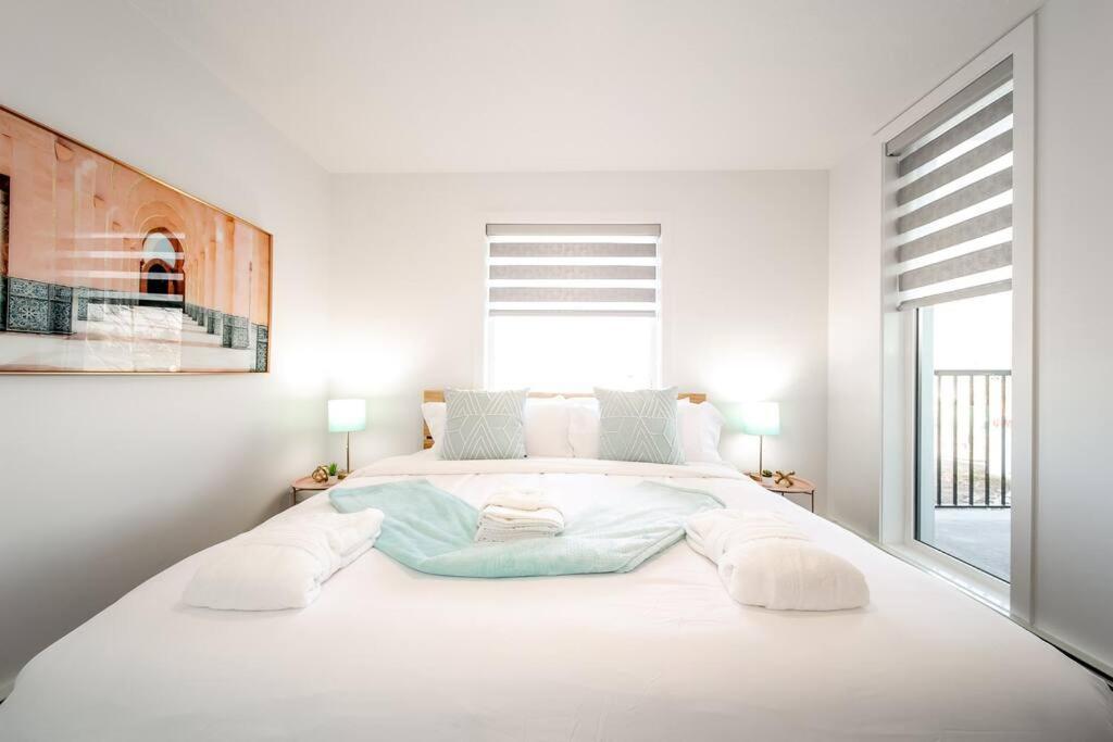 Steamy Romantic Greek Corneer Suite King U/G Wifi Edmonton Exterior foto